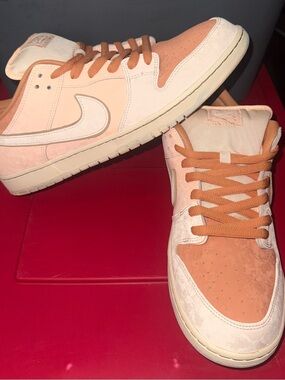 Nike Men's Peach and Cream Low-Top Sneakers